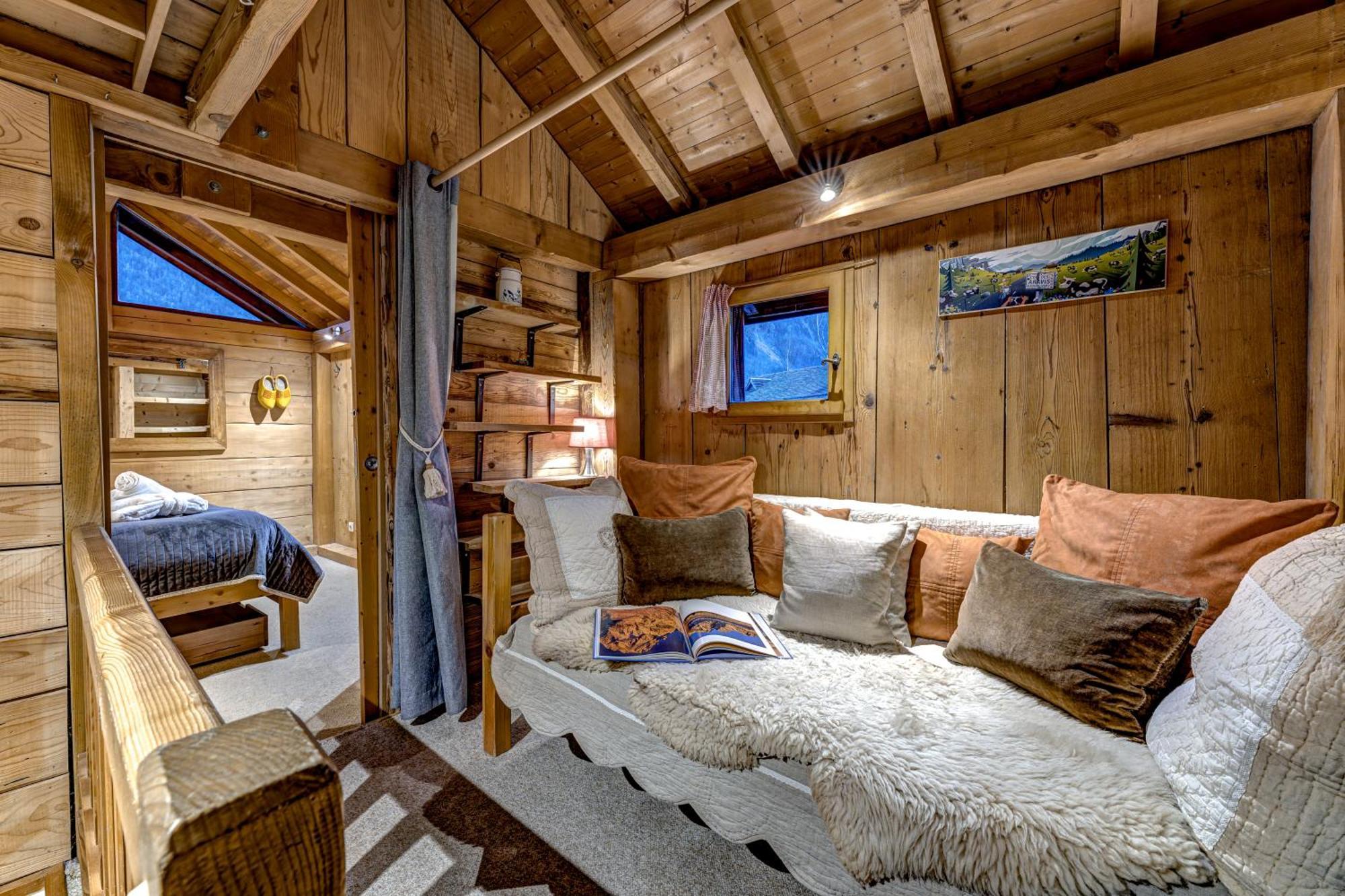 Tiki Lodge - Hot Tub & Sauna Шамони Экстерьер фото