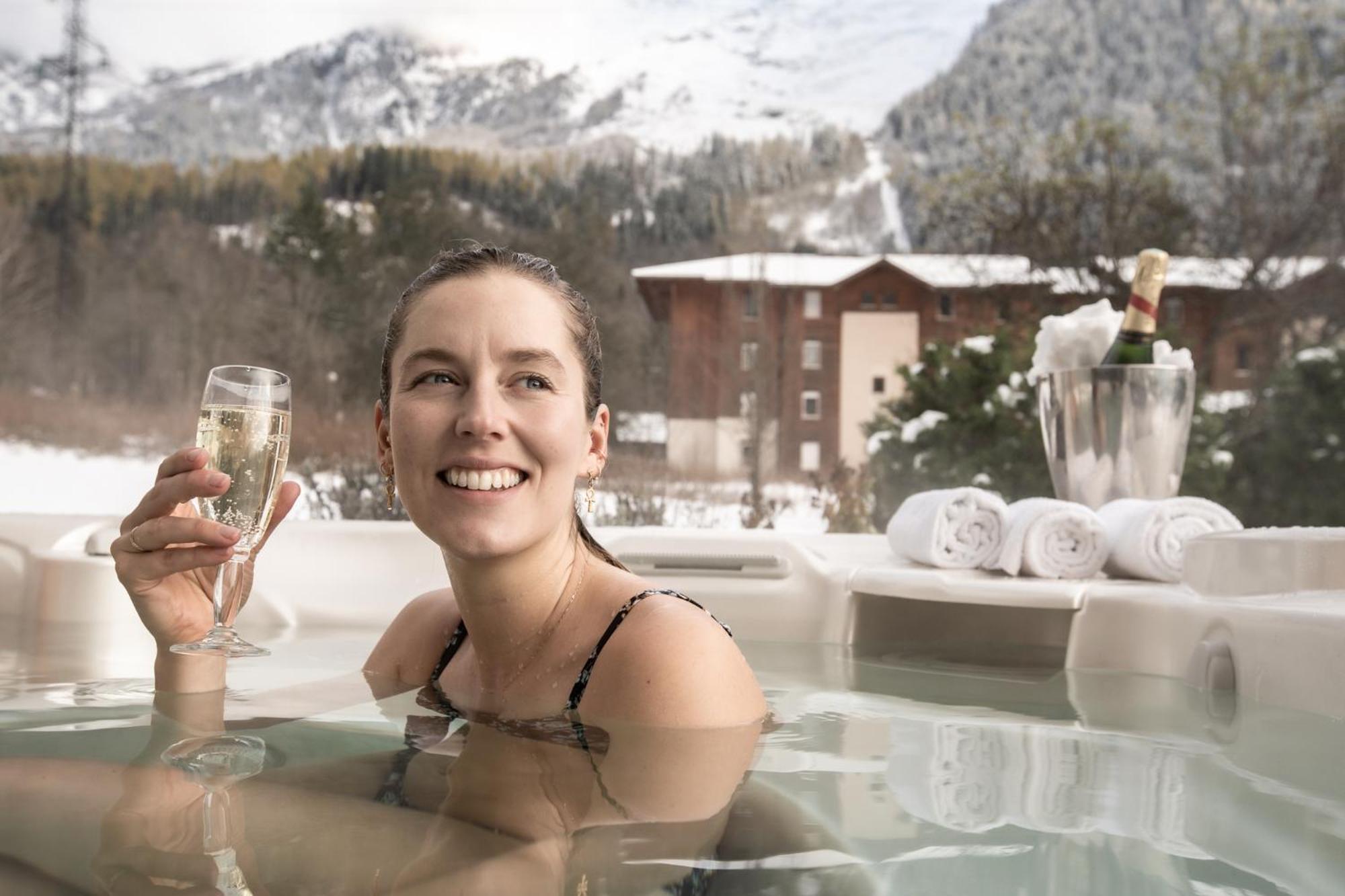 Tiki Lodge - Hot Tub & Sauna Шамони Экстерьер фото